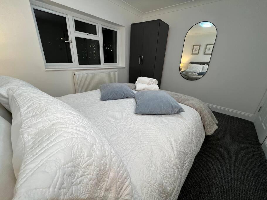 Appartement Modern & Stylish Haven In Heart Of Londres Extérieur photo
